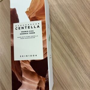 SKIN1004 Madagascar Centella Probio-Cica Essence Toner - White and Brown